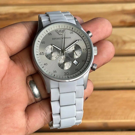 Heritage-Inspired Classic Analog Timepiece Watch