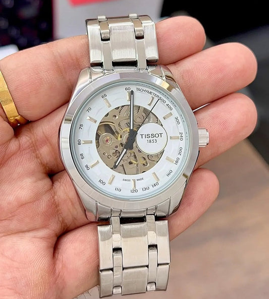 Everyday Wear Couturier Chain Automatic Watch With Classic Appeal